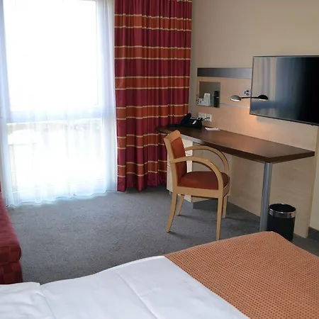 Express By Ihg Hotel