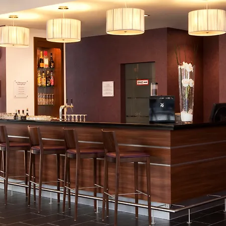 Express By Ihg Hotel 3*