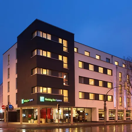 Express By Ihg Hotel 3*