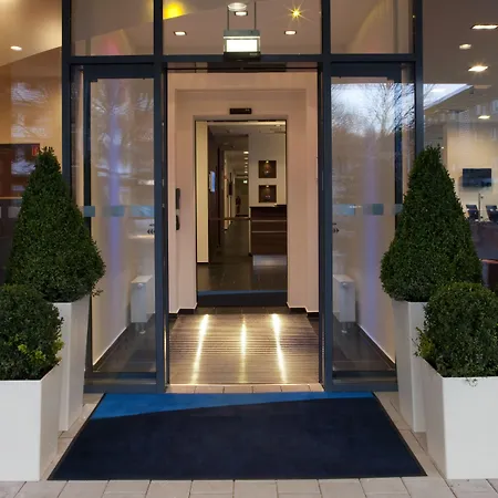 Express By Ihg מלון Gütersloh