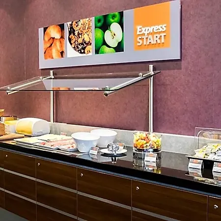 Express By Ihg 3*