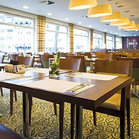 Express By Ihg Hotell 3*