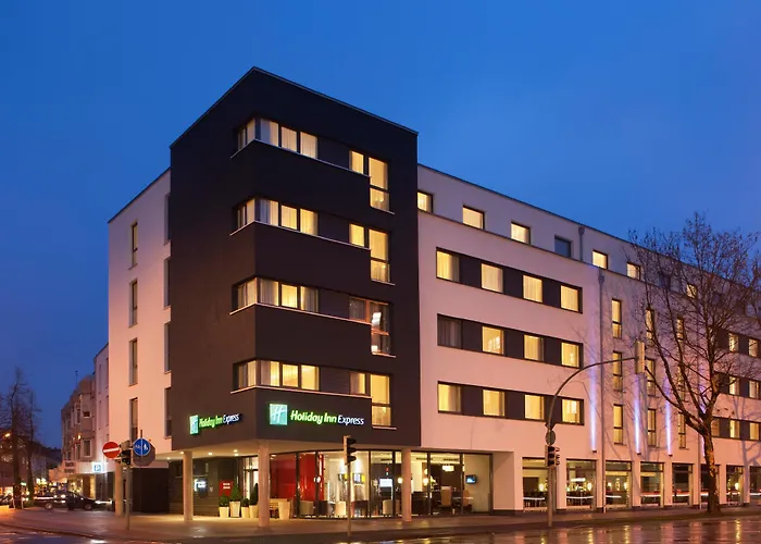 Express By Ihg Hotel 3*