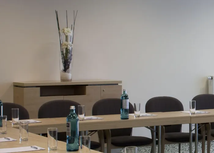 Express By Ihg Hotel