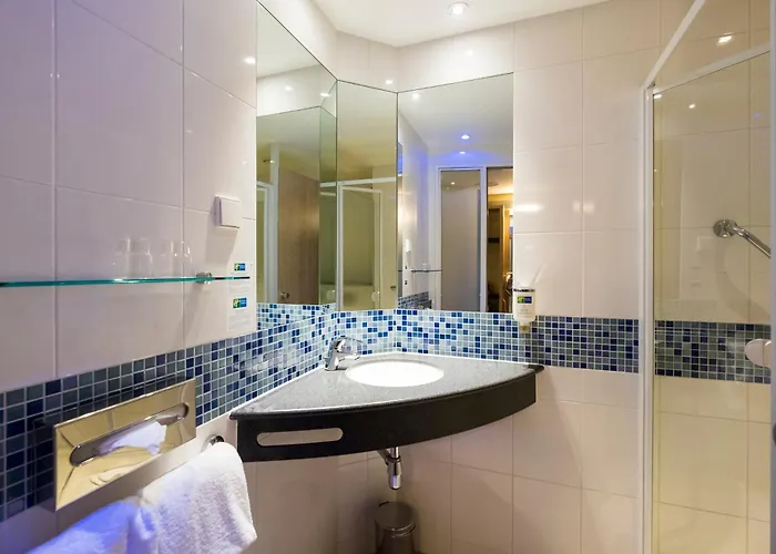 Express By Ihg 3*