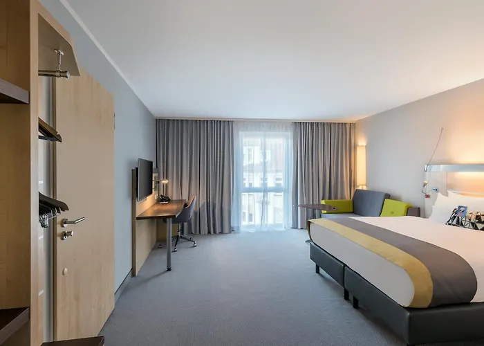 Express By Ihg Hotel