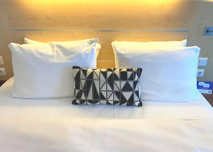 Express By Ihg 3*