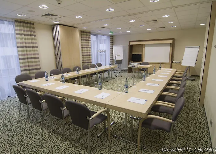 Express By Ihg Hotel